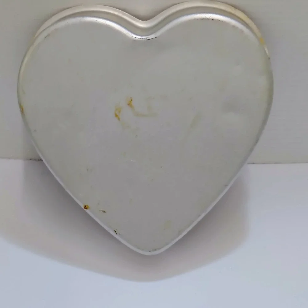 Wilton Heart Shaped Aluminum Cake Pan‎ 9 Inch Vintage 502-1204 Made in Korea